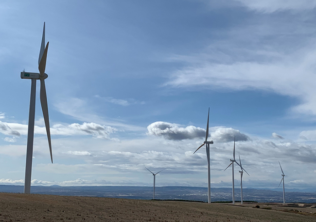 Foto ENEL GREEN POWER ESPAÑA CONECTA A LA RED EL PARQUE EÓLICO CAMPOLIVA I, SITUADO EN VILLAMAYOR DE GÁLLEGO (ZARAGOZA).